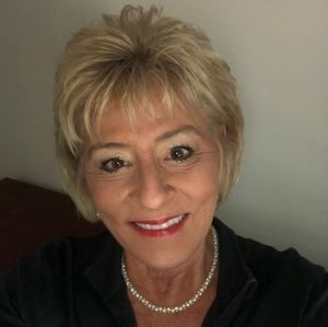 Meet your Posher, Sharon